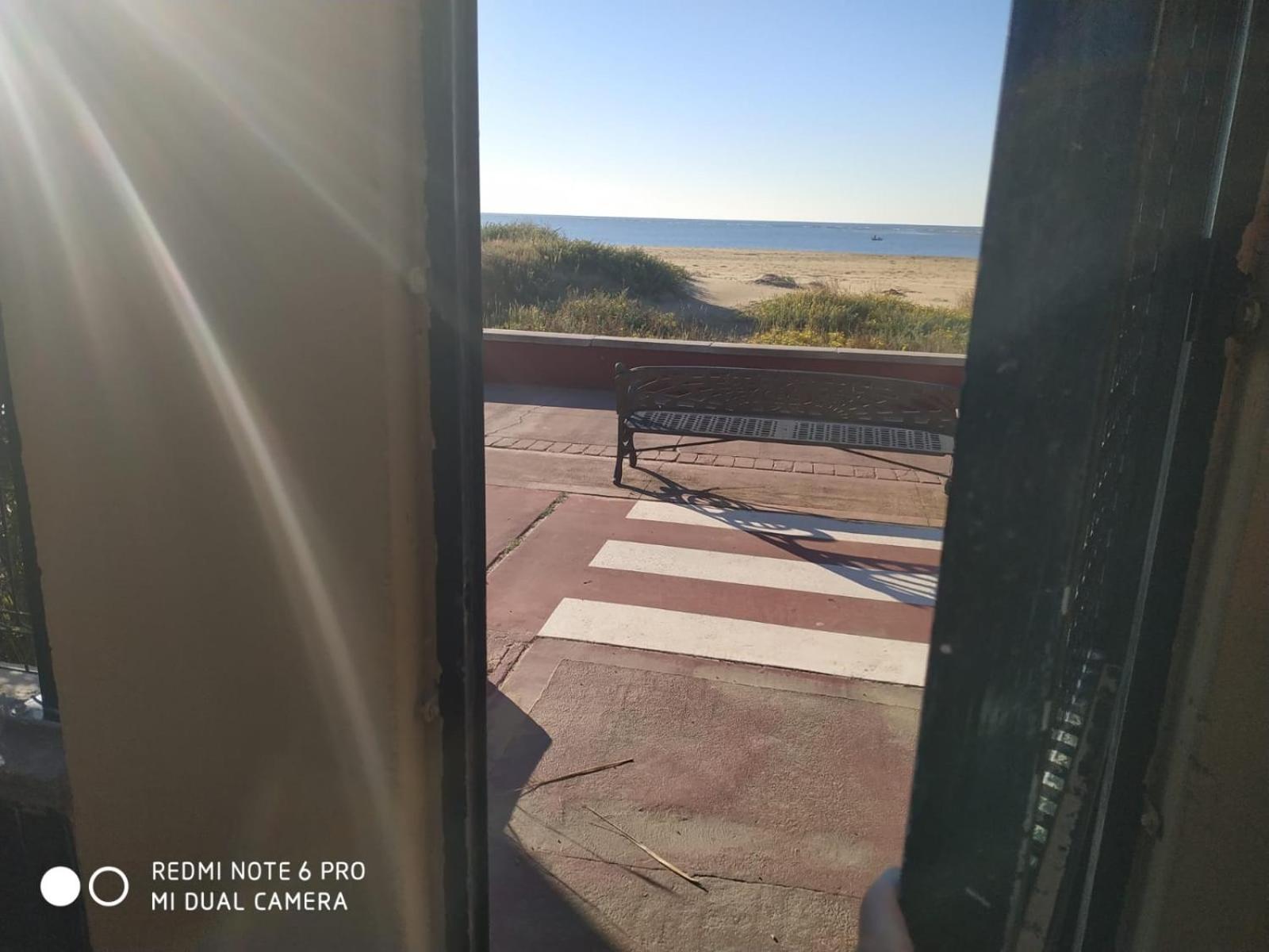 Mirando Al Mar. Primera Linea De Playa Isla Canela Exterior photo